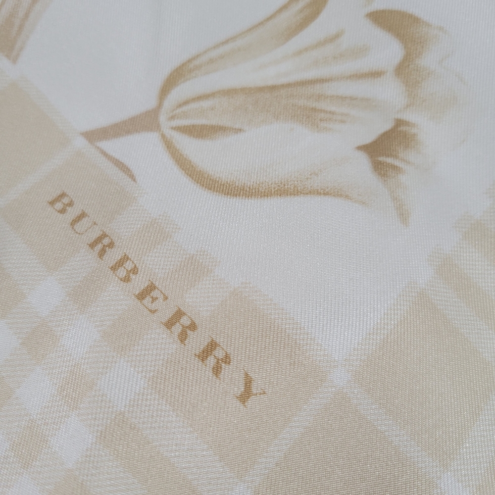 BURBERRY MINI SCARF 100% SILK - Picture 6 of 8